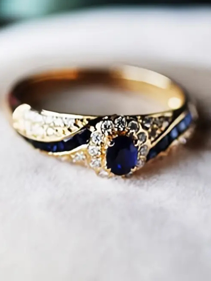 Sandy | Sapphire Ring