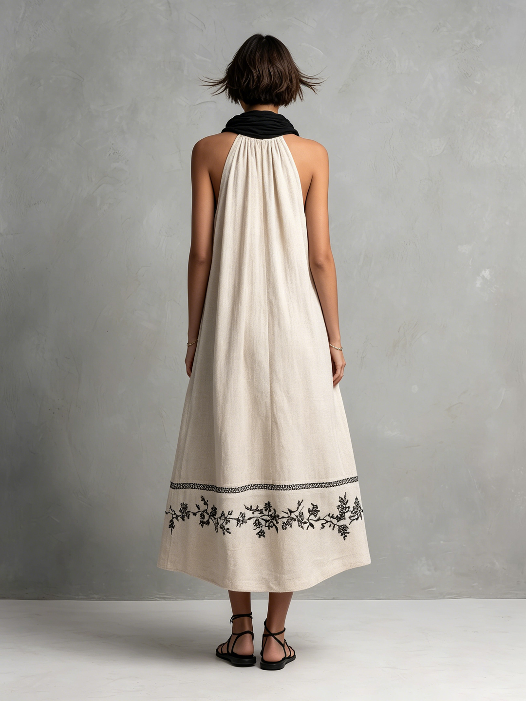Women's Minimalist Color-Block Sleeveless Maxi Dress With Embroidered Hem MDZ3053F9WY