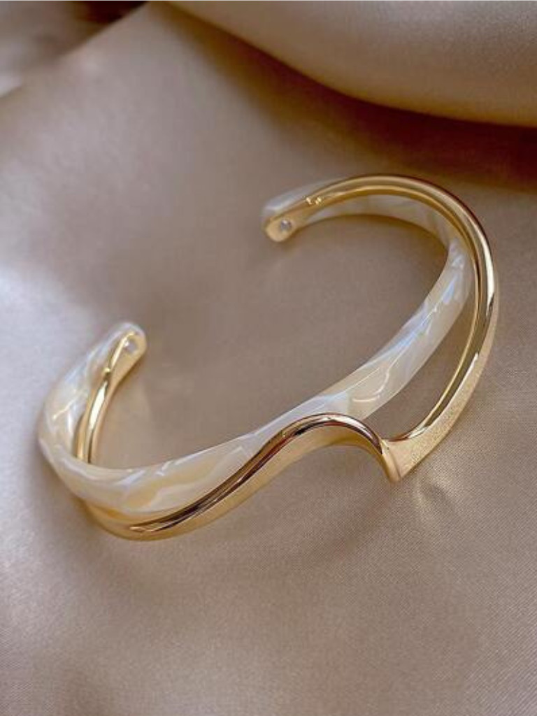 Isla | Opal-Look Bracelet
